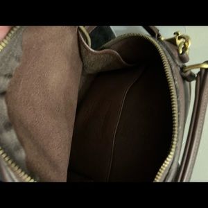 Beautiful old classic brown leather coach bag like new.